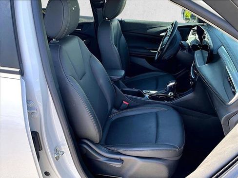 Used 2024 Buick Encore GX Sport Touring w/ Black Roof Package AWD/4WD image 9