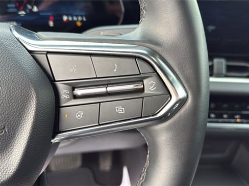 Used 2025 Chevrolet Equinox LT image 34