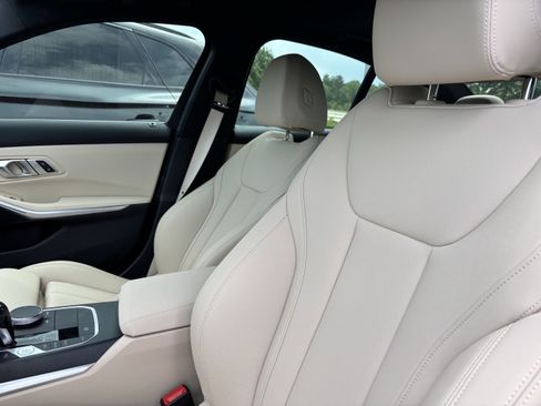 Used 2020 BMW 330i Sedan w/ Driving Assistance Package RWD image 17