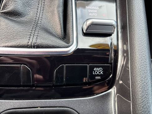 Used 2023 Jeep Compass Latitude image 31