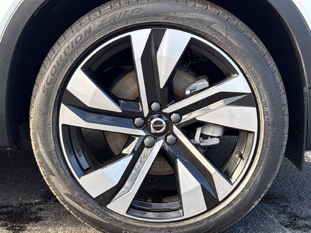 Used 2023 Volvo XC40 B5 Ultimate w/ Protection Package Premier AWD/4WD image 23