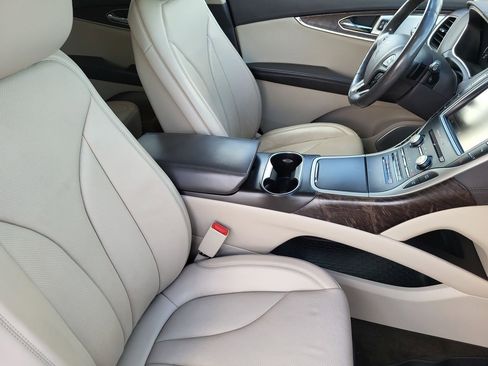 Used 2016 Lincoln MKX Reserve w/ Luxury Package image 33
