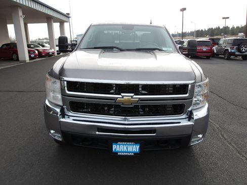Used 2008 Chevrolet Silverado 3500 LTZ w/ Suspension Package, Off-Road image 8