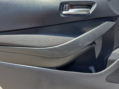 Used 2020 Toyota Corolla LE FWD image 10