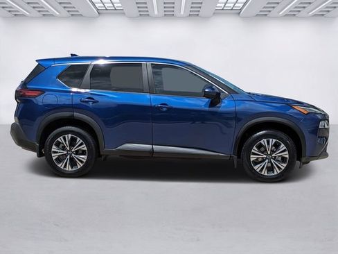 Used 2023 Nissan Rogue SV FWD image 3