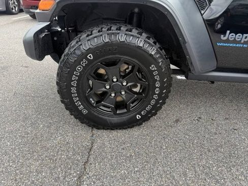 Used 2023 Jeep Wrangler Unlimited w/ Cold Weather Group AWD/4WD image 42