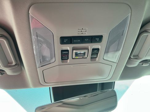 Used 2024 Toyota RAV4 Limited image 31