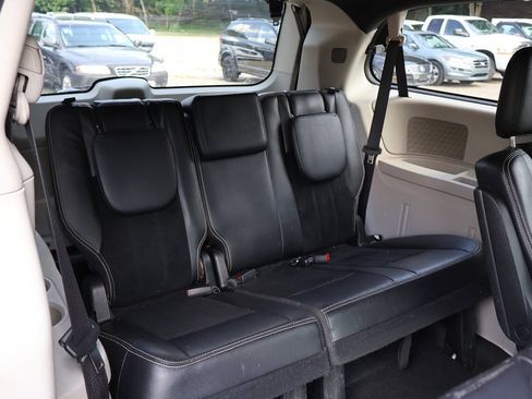 Used 2017 Dodge Grand Caravan SXT FWD image 20