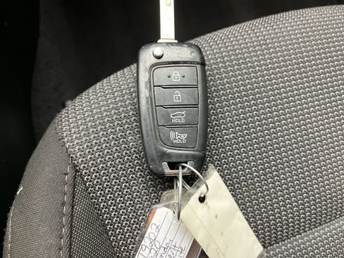 Used 2020 Hyundai Accent SE FWD image 19