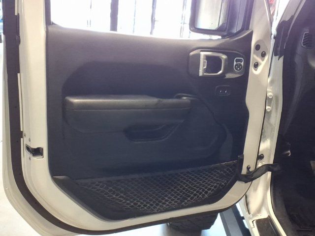 Used 2020 Jeep Gladiator Rubicon AWD/4WD image 12