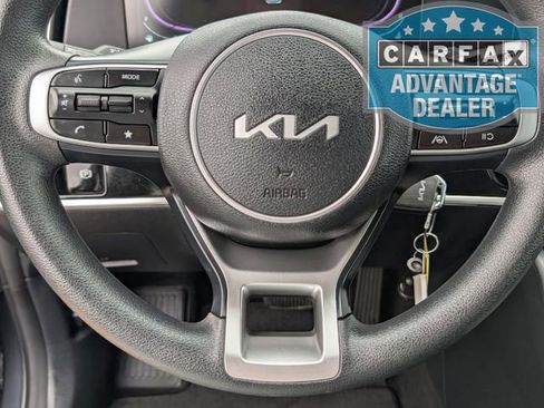 Used 2025 Kia Sportage LX FWD image 5