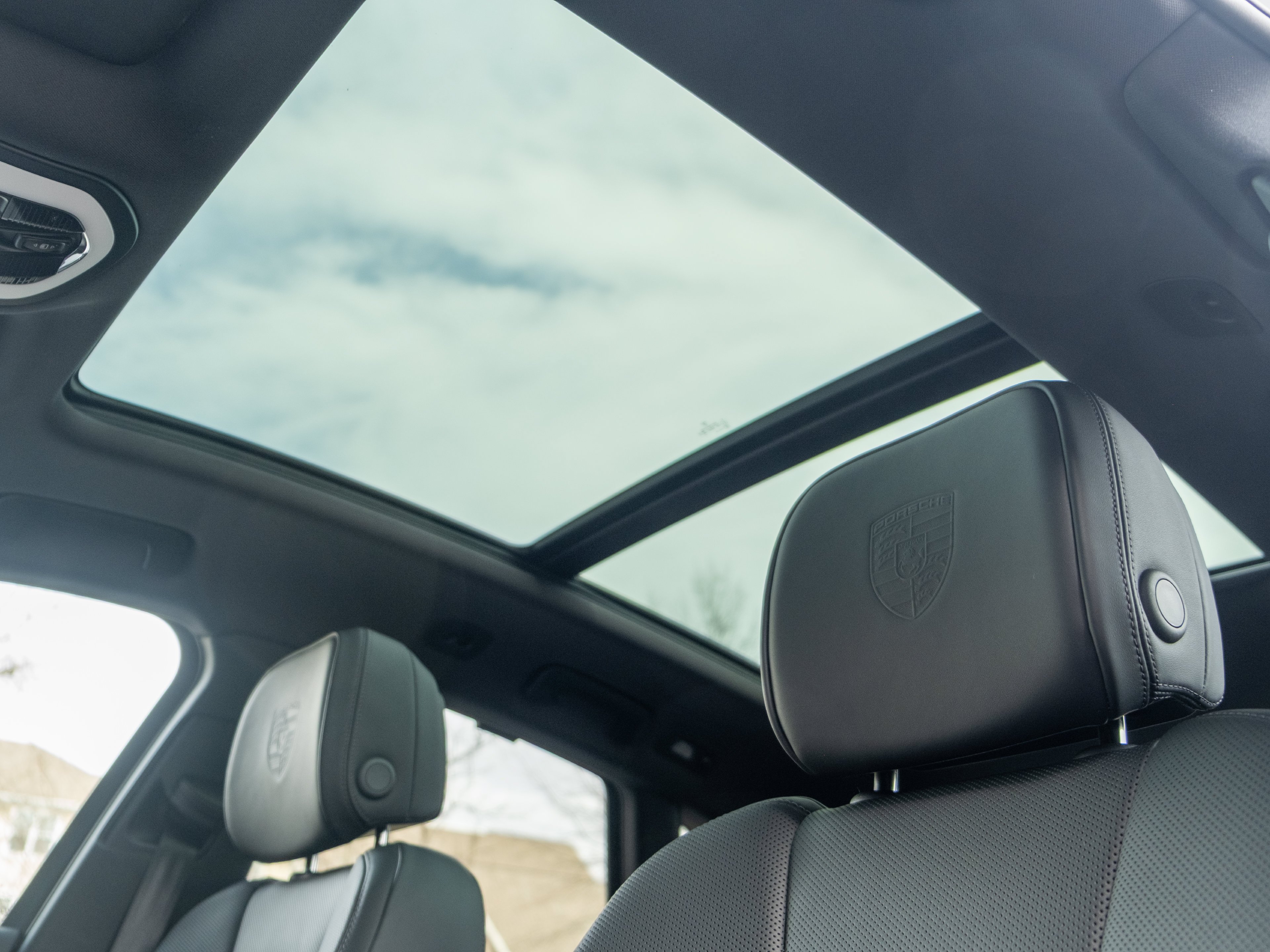 Certified 2026 Porsche Macan AWD/4WD image 39