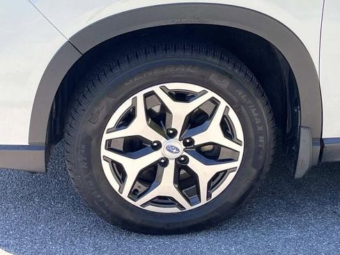 Used 2019 Subaru Forester Premium AWD/4WD image 11