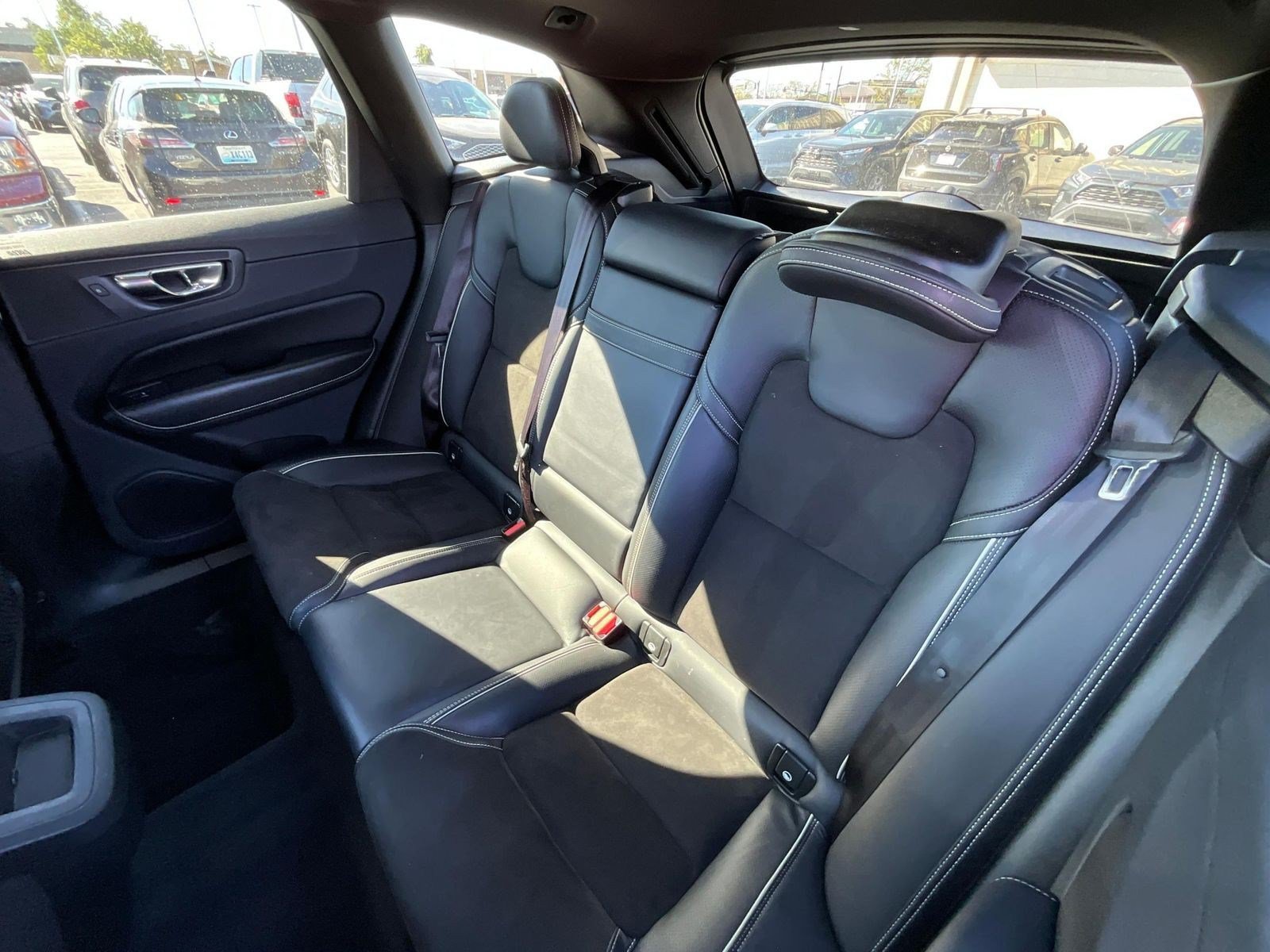 Used 2018 Volvo XC60 T5 R-Design w/ Convenience Package AWD/4WD image 20