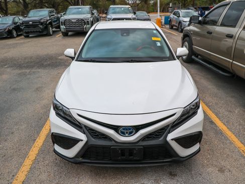Used 2022 Toyota Camry SE image 5