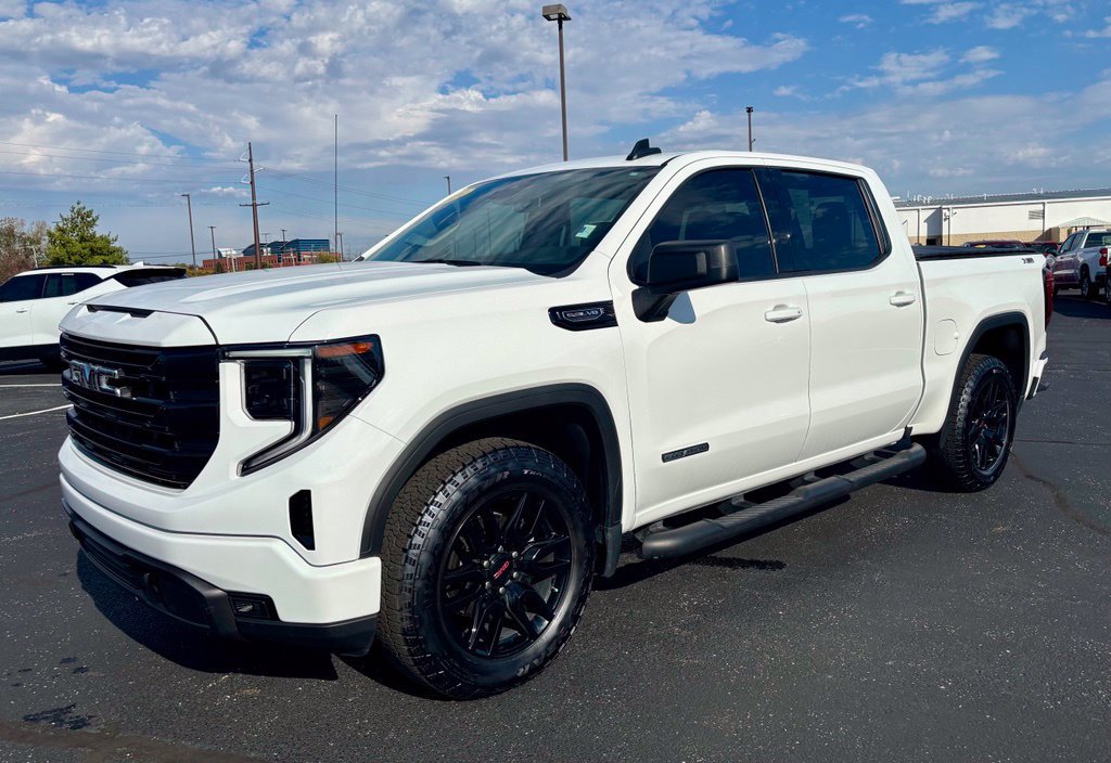 Used 2024 GMC Sierra 1500 Elevation w/ X31 Off-Road Package AWD/4WD image 3