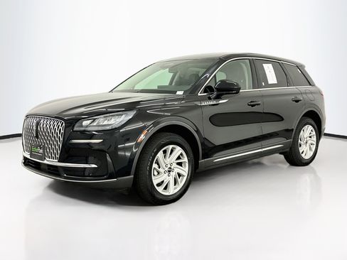 Used 2023 Lincoln Corsair AWD image 3