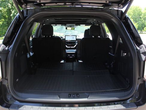 Used 2025 Ford Explorer ST AWD/4WD image 25