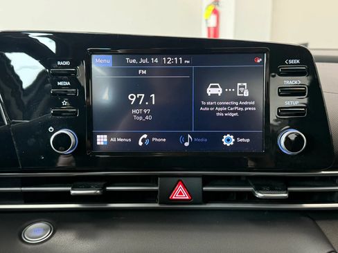Used 2022 Hyundai Elantra SEL w/ Convenience Package FWD image 15