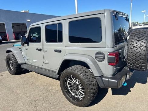 Used 2022 Jeep Wrangler Unlimited Sahara AWD/4WD image 11