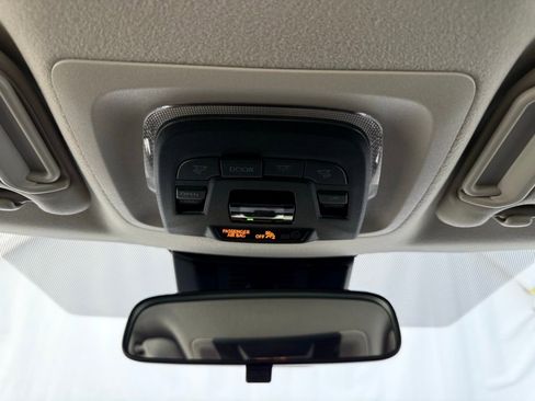 Used 2025 Toyota Corolla XLE image 38