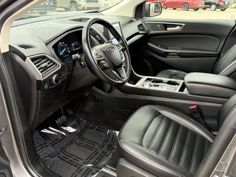 Used 2023 Ford Edge SEL image 14