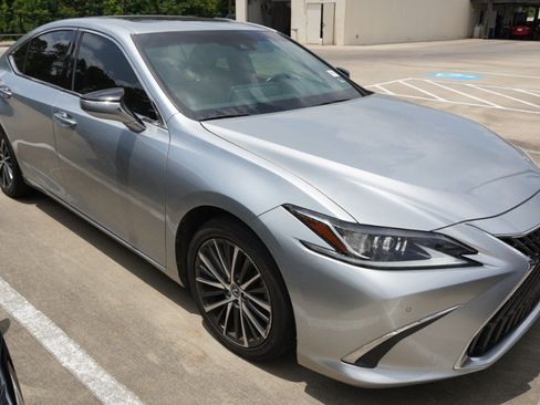 Used 2022 Lexus ES 350 w/ Premium Package FWD image 3