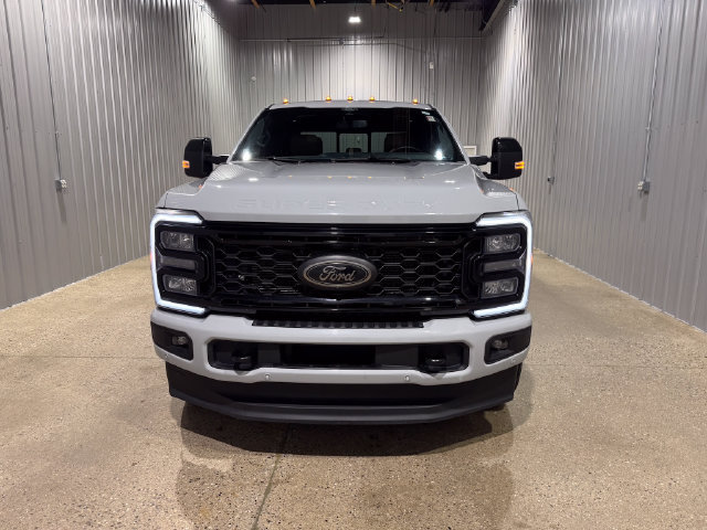 Used 2025 Ford F250 Lariat w/ Lariat Ultimate Package AWD/4WD image 3