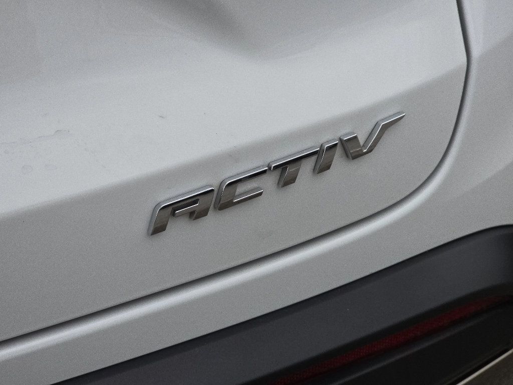 Used 2025 Chevrolet Trax ACTIV FWD image 12