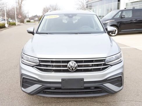 Used 2023 Volkswagen Tiguan SE image 11