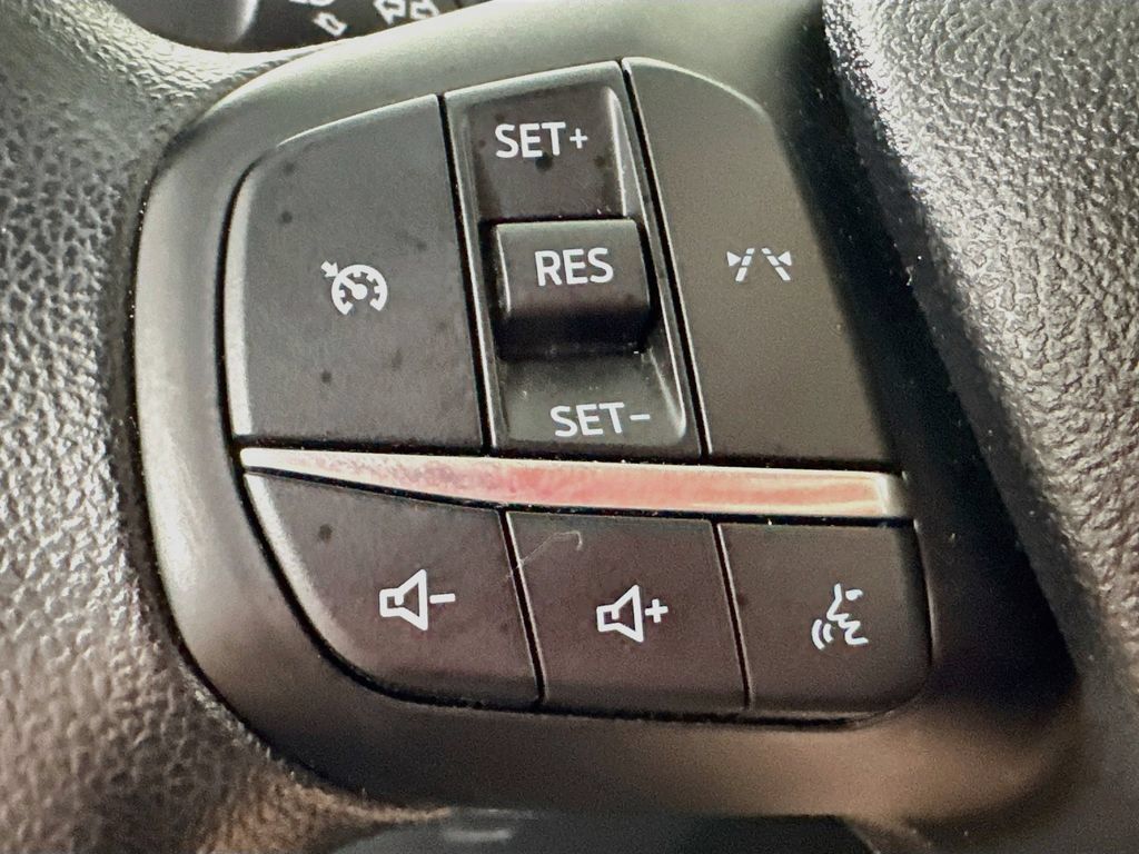 Used 2025 Ford Escape Active AWD/4WD image 23