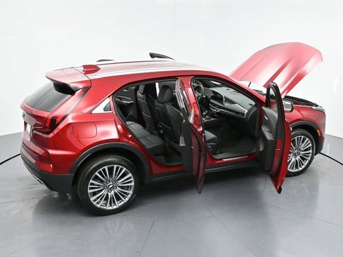 Certified 2024 Cadillac XT4 Premium Luxury AWD/4WD image 39