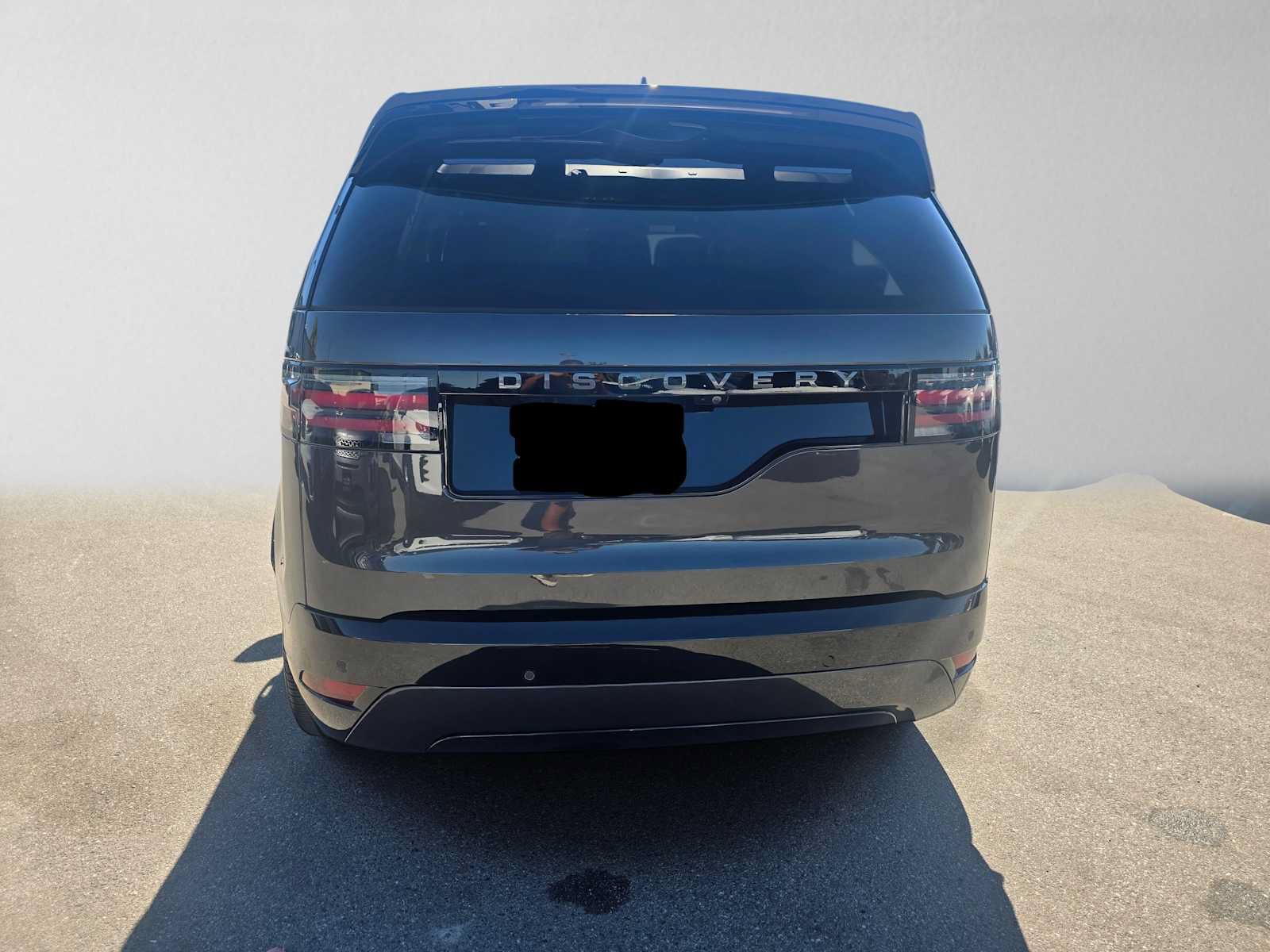 Used 2025 Land Rover Discovery Dynamic SE AWD/4WD image 4