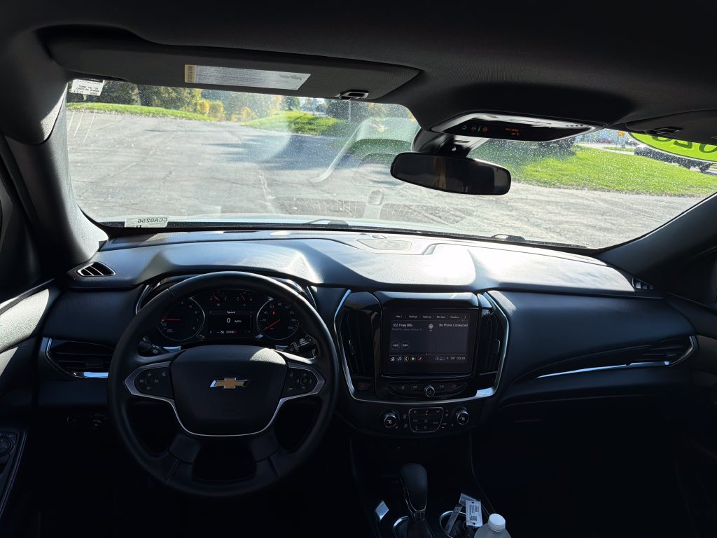 Used 2023 Chevrolet Traverse LT FWD image 27