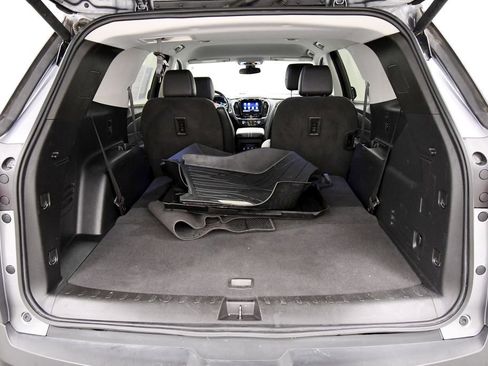 Used 2021 Chevrolet Traverse LT AWD/4WD image 7