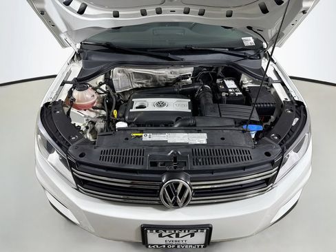 Used 2017 Volkswagen Tiguan Limited w/ Premium Package AWD/4WD image 31