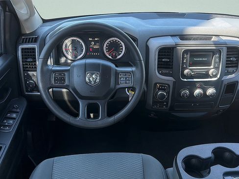 Used 2019 RAM 1500 Express AWD/4WD image 10
