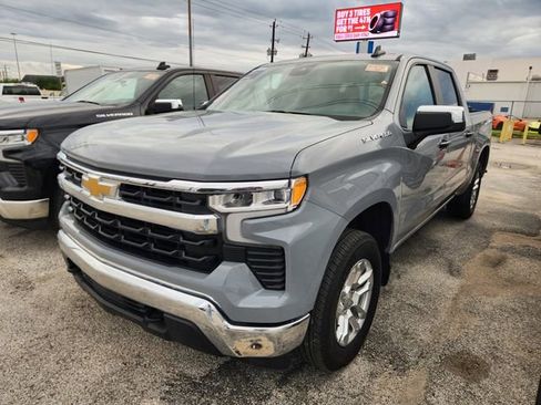 Used 2024 Chevrolet Silverado 1500 LT image 3