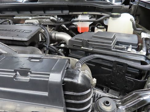 Used 2024 Chevrolet Silverado 2500 LT w/ Midnight Edition image 32