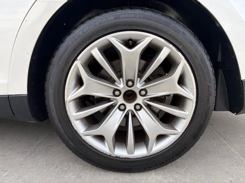 Used 2014 Ford Taurus Limited FWD image 9