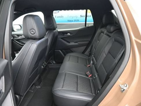 New 2027 Chevrolet Equinox LT w/ Convenience Package II FWD image 10