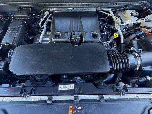 Used 2025 Chevrolet Colorado Trail Boss w/ Off-Road Front Bumper Package AWD/4WD image 28