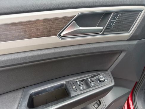 Used 2019 Volkswagen Atlas SEL R-Line AWD/4WD image 14