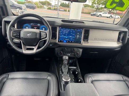 Used 2025 Ford Bronco Outer Banks AWD/4WD image 9