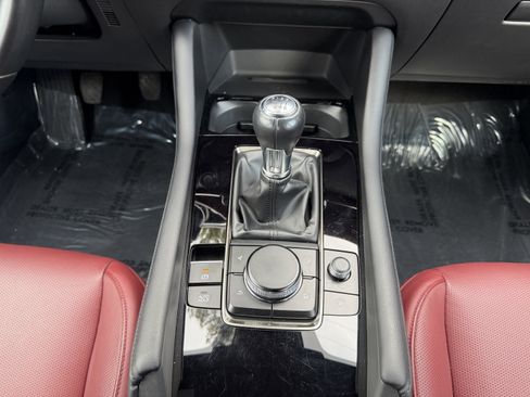 Used 2025 MAZDA MAZDA3 2.5 S Hatchback w/ Premium Pkg image 21