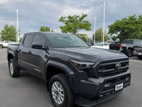 Certified 2024 Toyota Tacoma SR5 AWD/4WD image 4