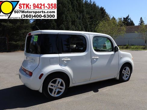 Used 2012 Nissan Cube 1.8 SL w/ Interior Designer Pkg FWD image 9