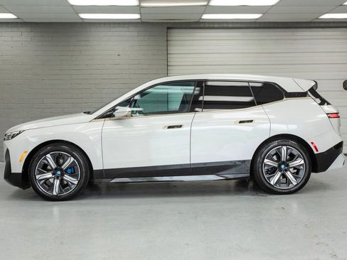 Used 2023 BMW iX xDrive50 w/ Premium Package AWD/4WD image 4