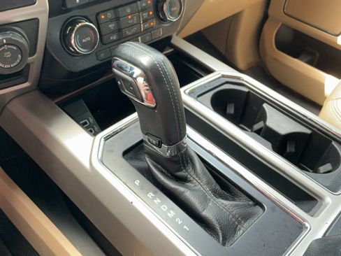 Used 2017 Ford F150 Lariat RWD image 18