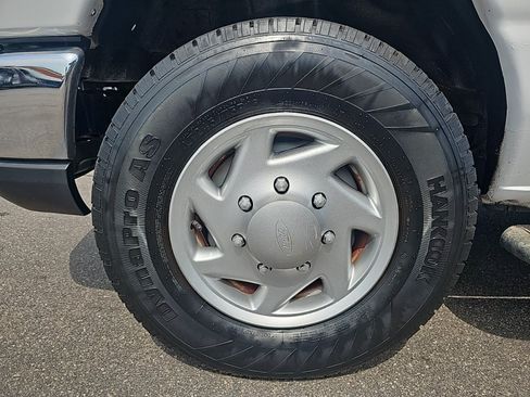 Used 2014 Ford E-250 and Econoline 250 w/ Power Group RWD image 24